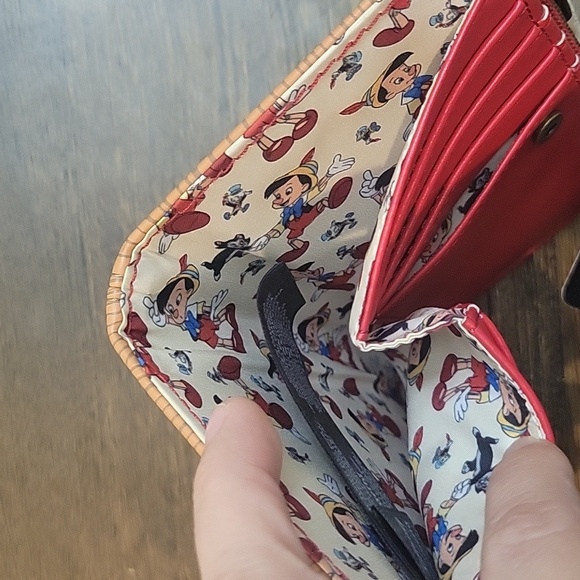 Loungefly Pinocchio wallet NWT - Picture 4 of 5